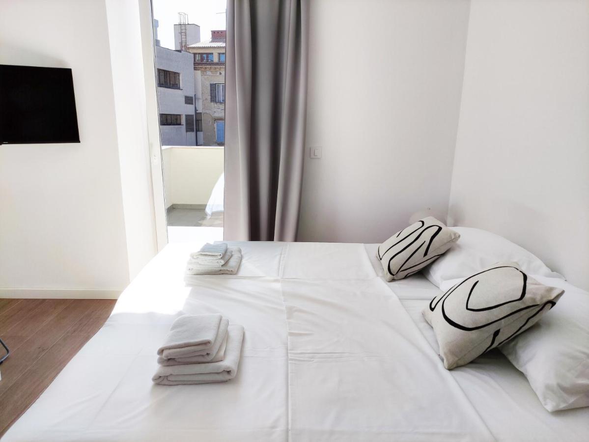 Nik Studio Apartments พูลา ภายนอก รูปภาพ