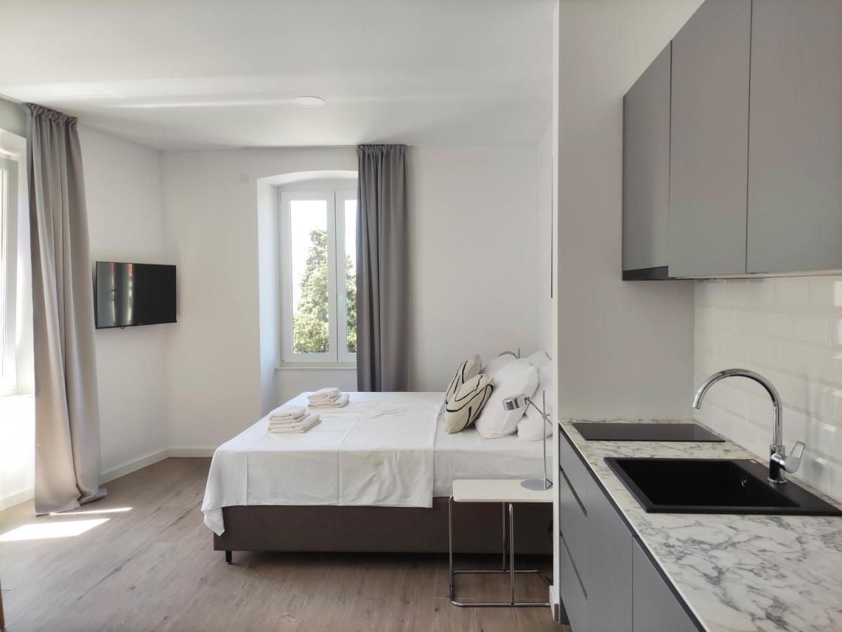 Nik Studio Apartments พูลา ภายนอก รูปภาพ