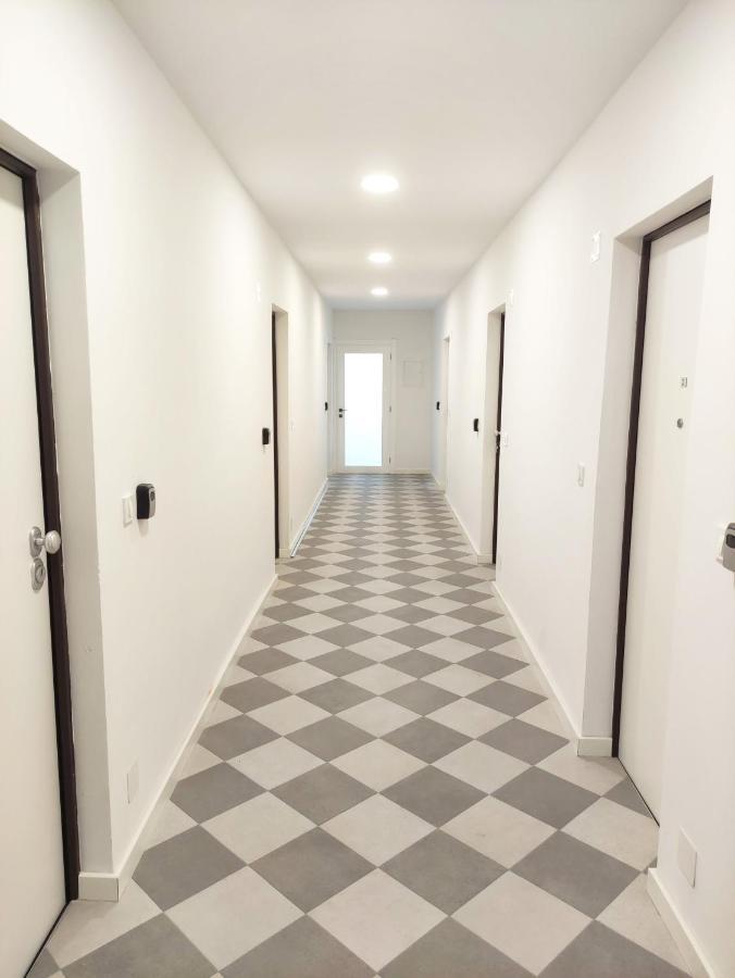 Nik Studio Apartments พูลา ภายนอก รูปภาพ